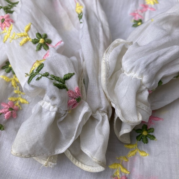 Alice Stuart Embroidered Button-Up Ruffly Top - Picture 12 of 13